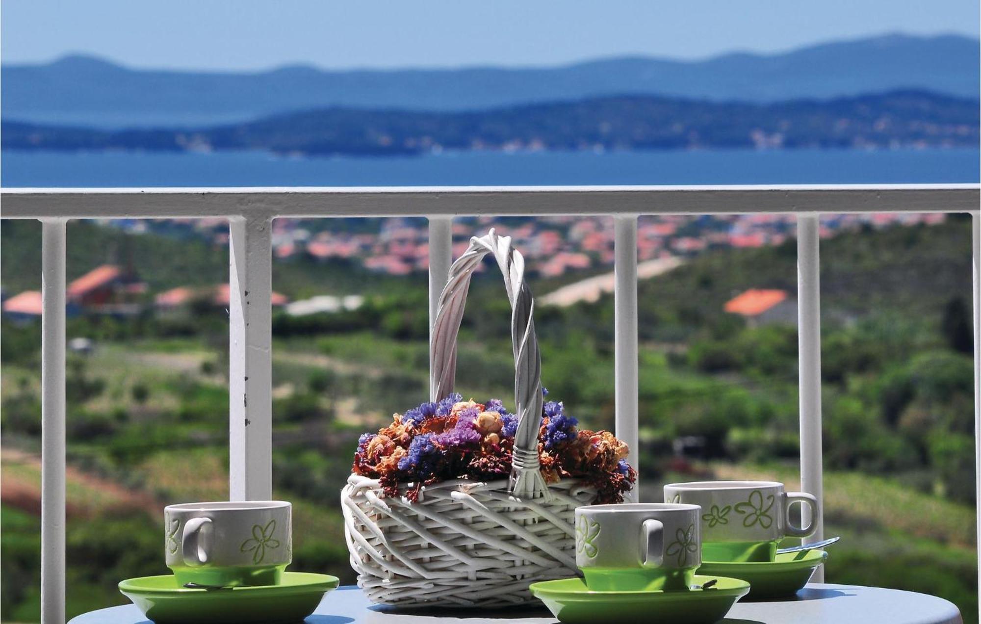5 Bedroom Amazing Home In Debeljak Εξωτερικό φωτογραφία