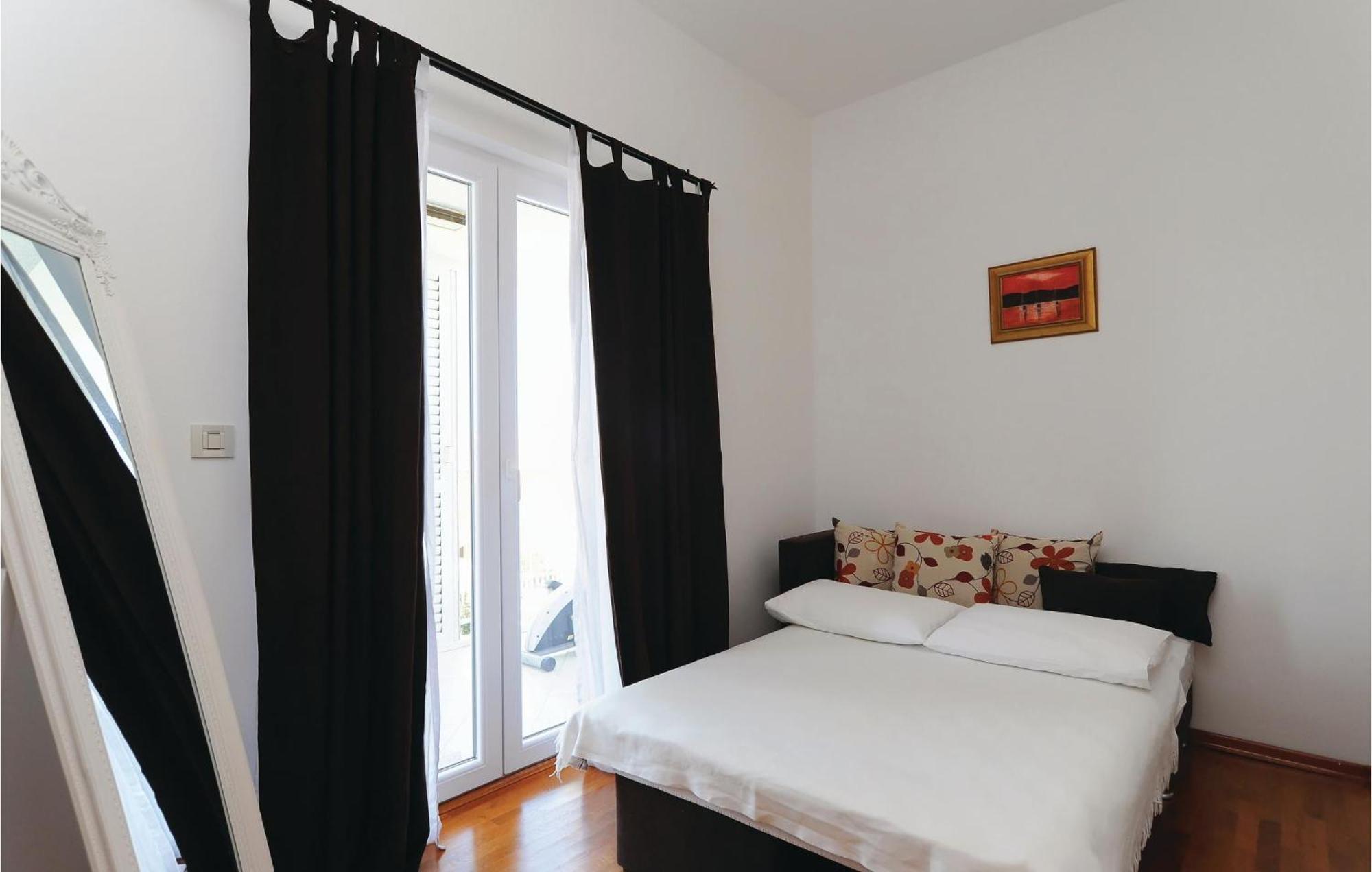 5 Bedroom Amazing Home In Debeljak Εξωτερικό φωτογραφία