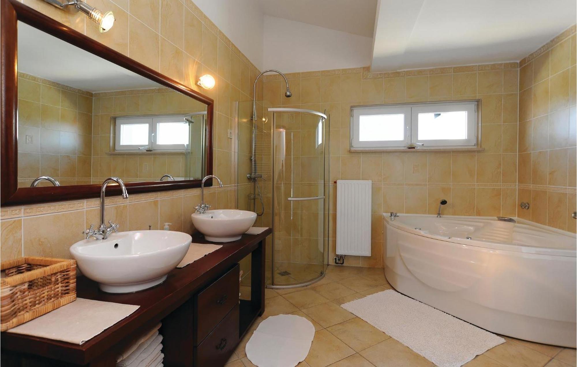 5 Bedroom Amazing Home In Debeljak Εξωτερικό φωτογραφία